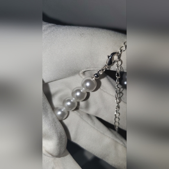 H&M Faux Pearl Jewelry - Picture 6 of 7